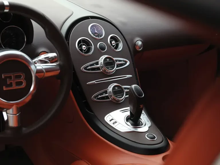 2012 Bugatti Veyron Super Sport - Image 11 of 31