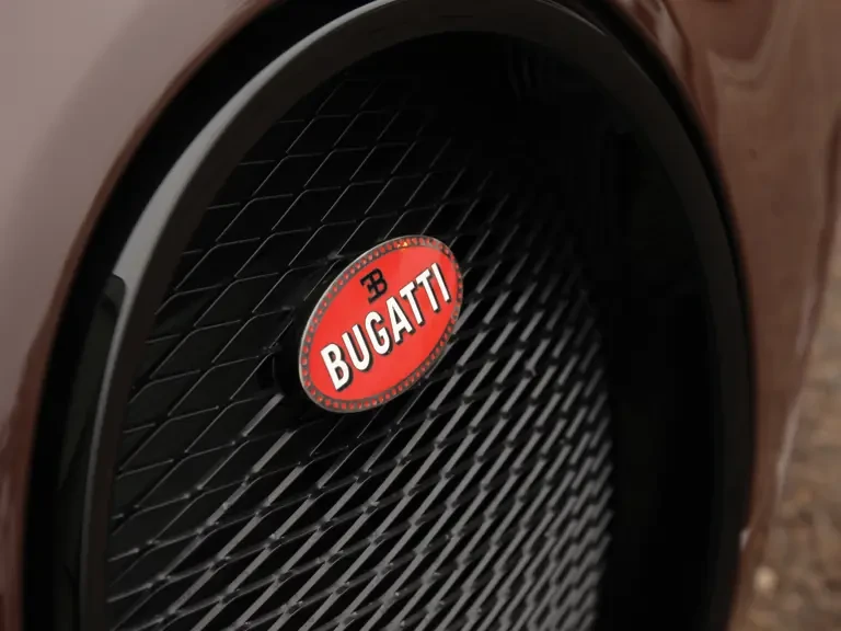 2012 Bugatti Veyron Super Sport - Image 6 of 31