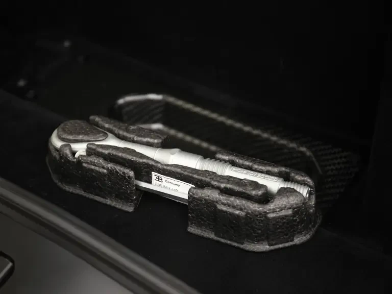 2012 Bugatti Veyron Super Sport - Image 28 of 31