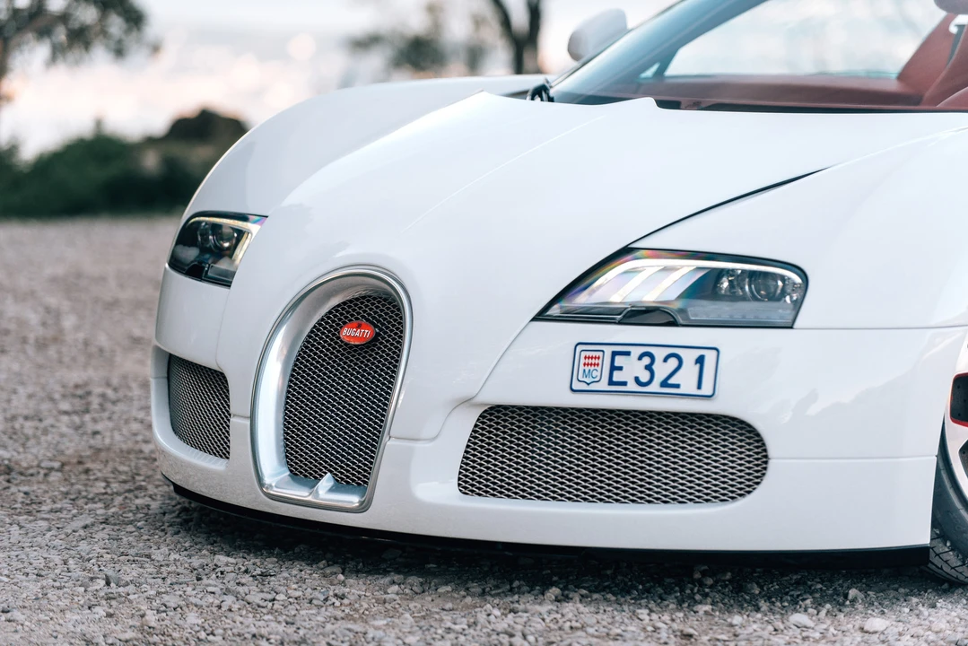 2012 Bugatti Veyron Grand Sport - Image 15 of 31