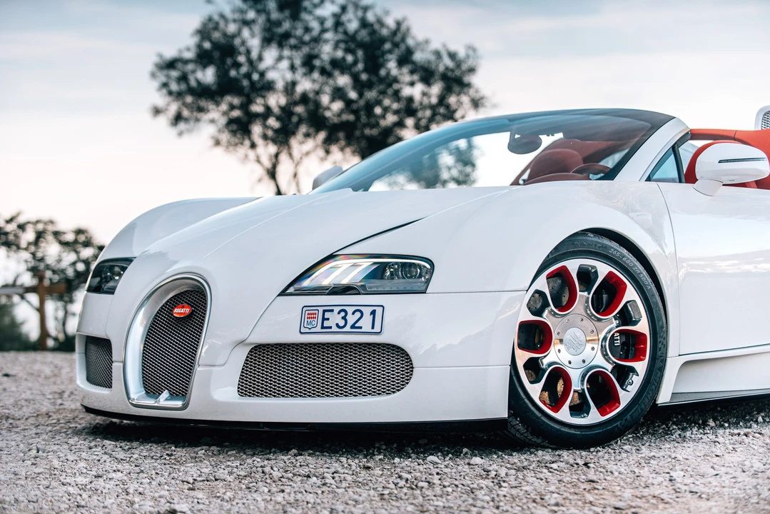 2012 Bugatti Veyron Grand Sport - Image 16 of 31