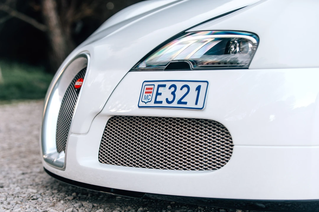 2012 Bugatti Veyron Grand Sport - Image 18 of 31