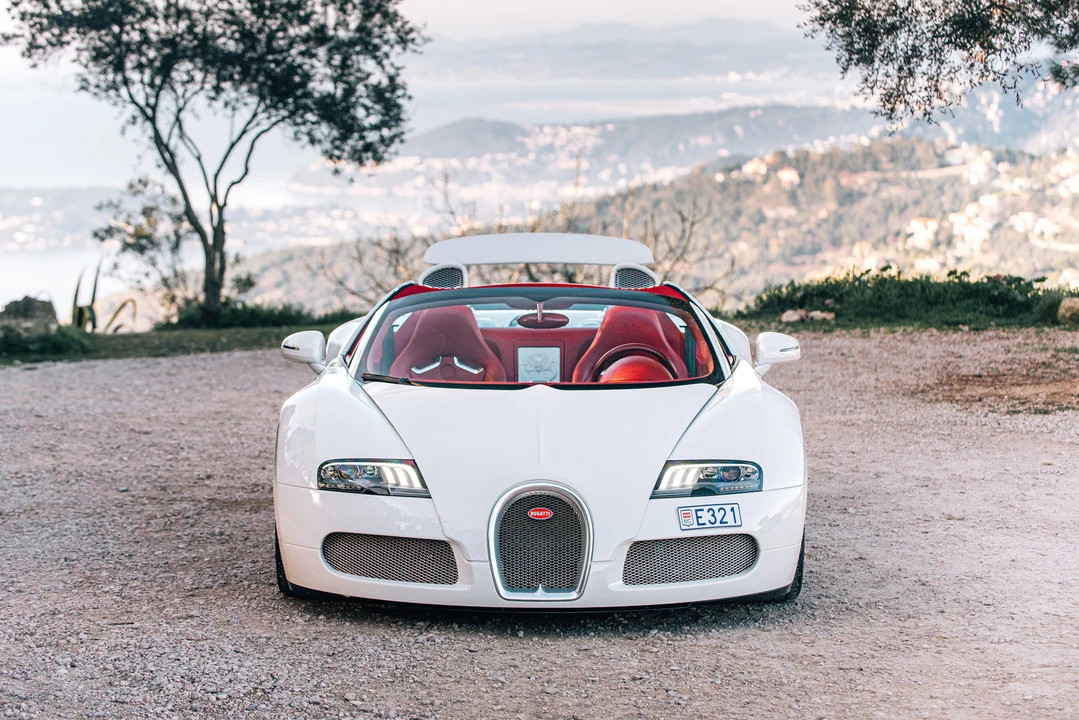 2012 Bugatti Veyron Grand Sport - Image 3 of 31
