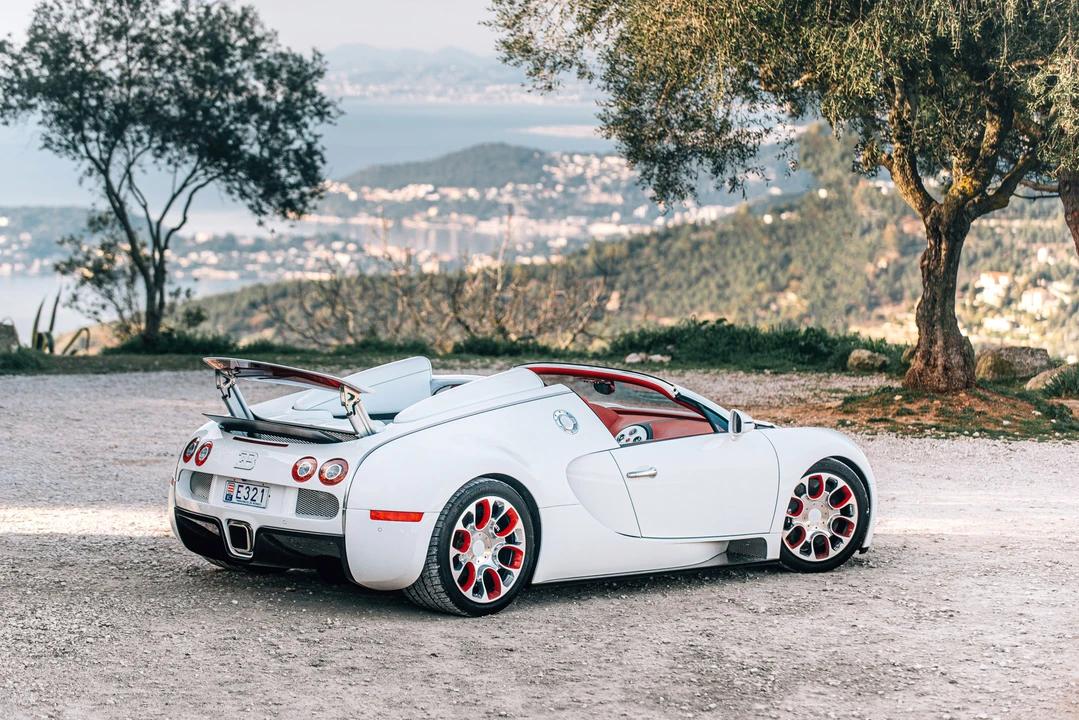 2012 Bugatti Veyron Grand Sport - Image 6 of 31