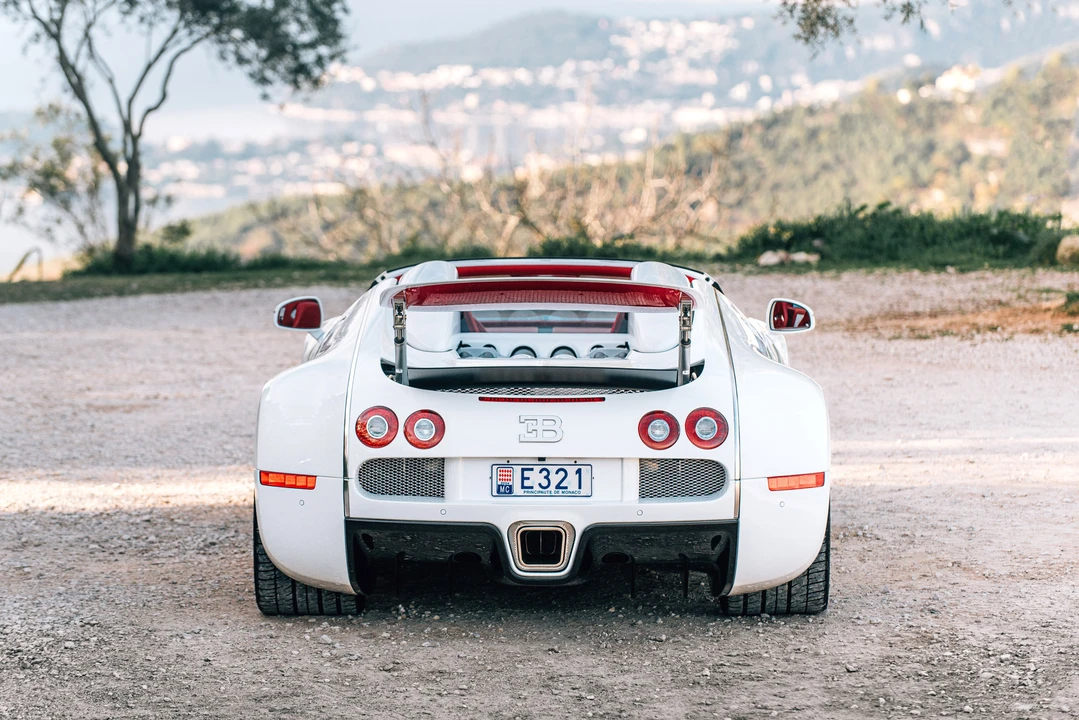 2012 Bugatti Veyron Grand Sport - Image 7 of 31