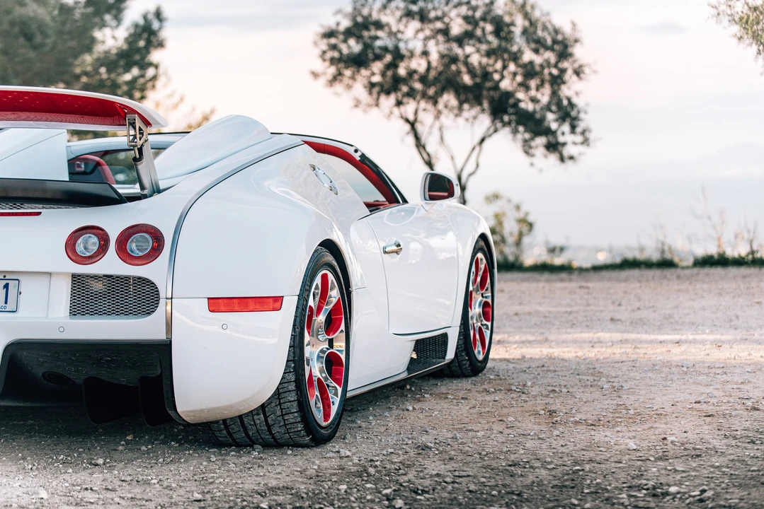 2012 Bugatti Veyron Grand Sport - Image 27 of 31