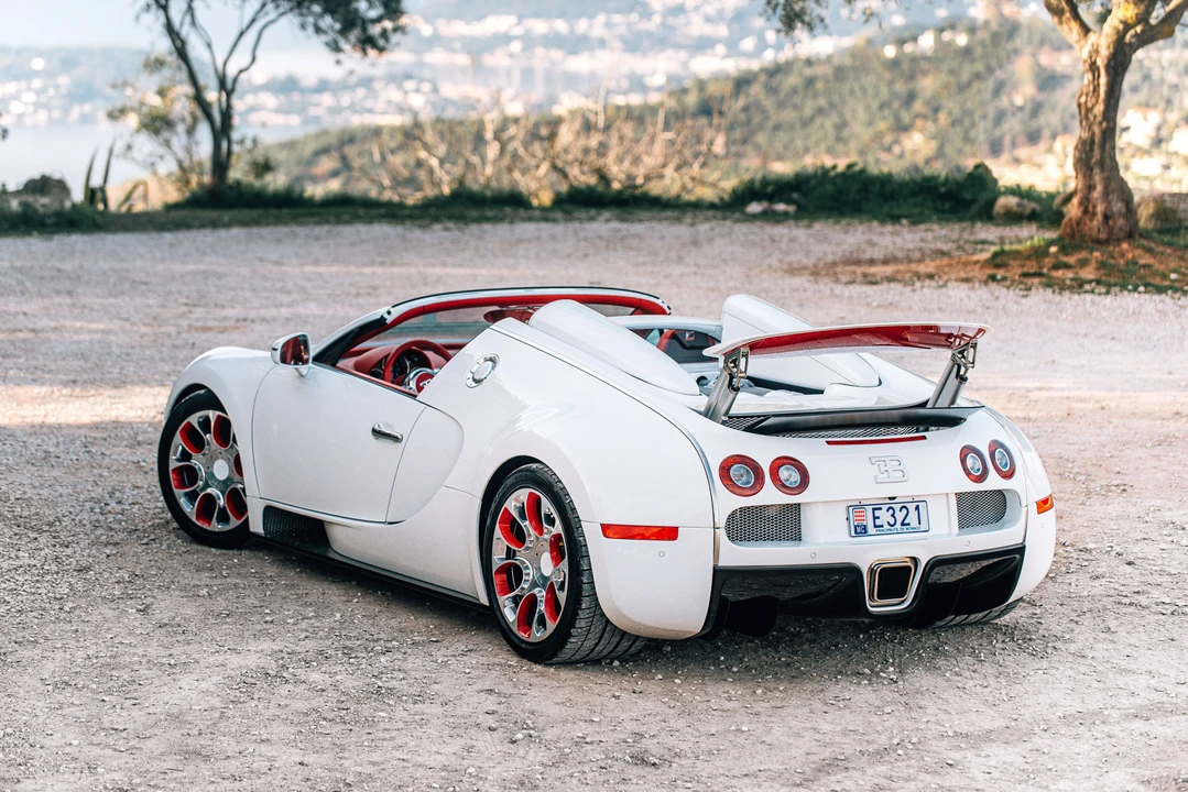 2012 Bugatti Veyron Grand Sport - Image 8 of 31