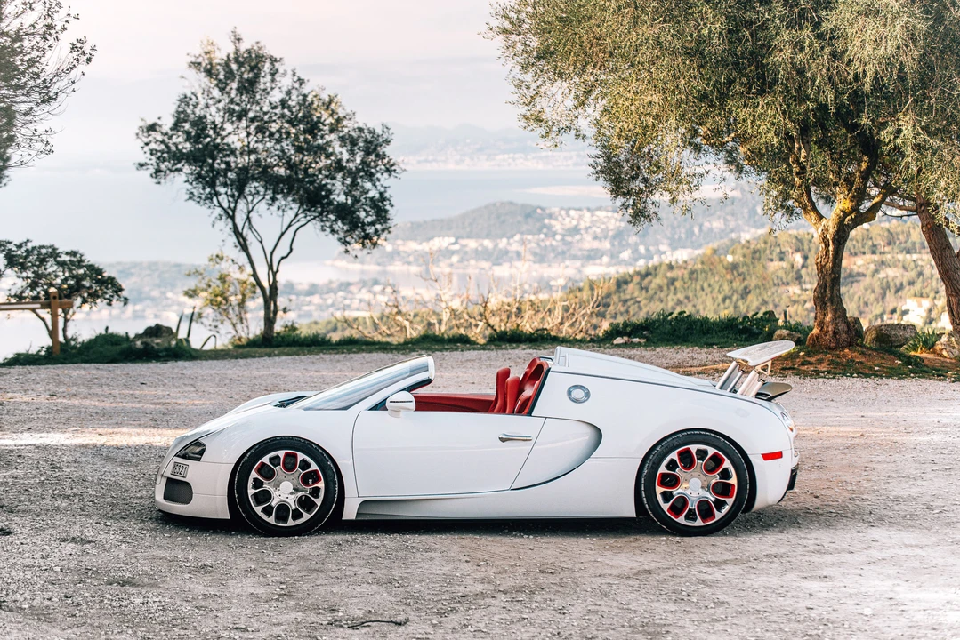 2012 Bugatti Veyron Grand Sport - Image 9 of 31