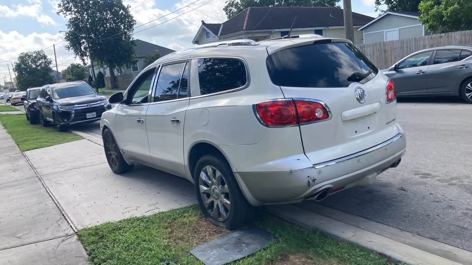 2012 Buick Enclave - Image 2 of 4