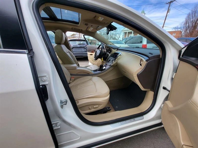 2012 Buick LaCrosse - Image 12 of 16