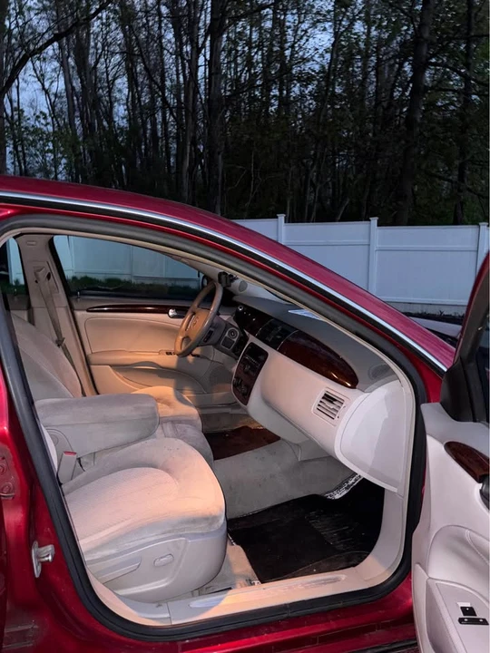 2012 Buick Lucerne - Image 6 of 7