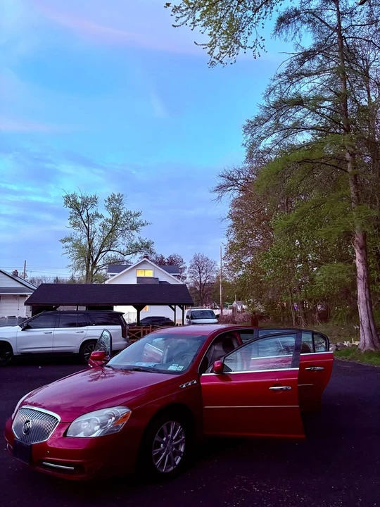 2012 Buick Lucerne - Image 3 of 7