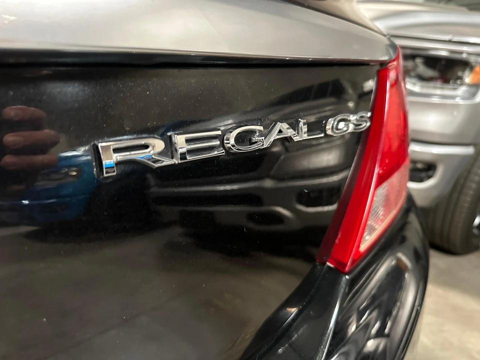 2012 Buick Regal - Image 25 of 31