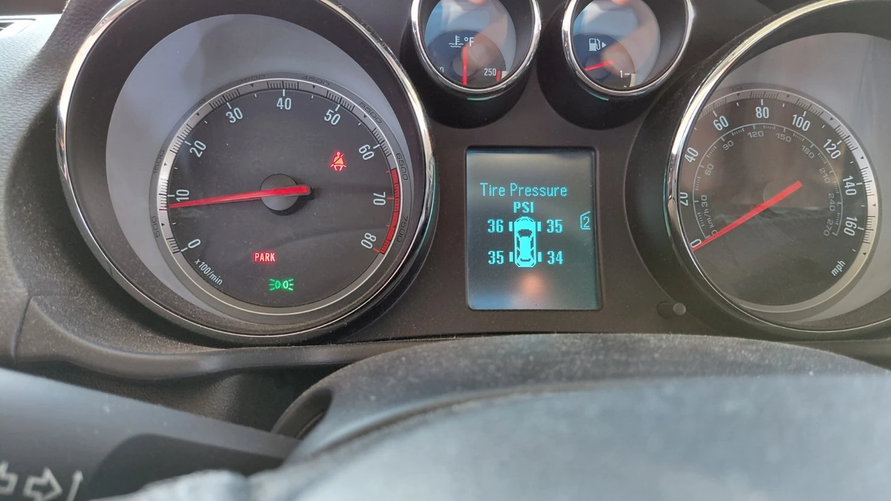 2012 Buick Regal - Image 30 of 31