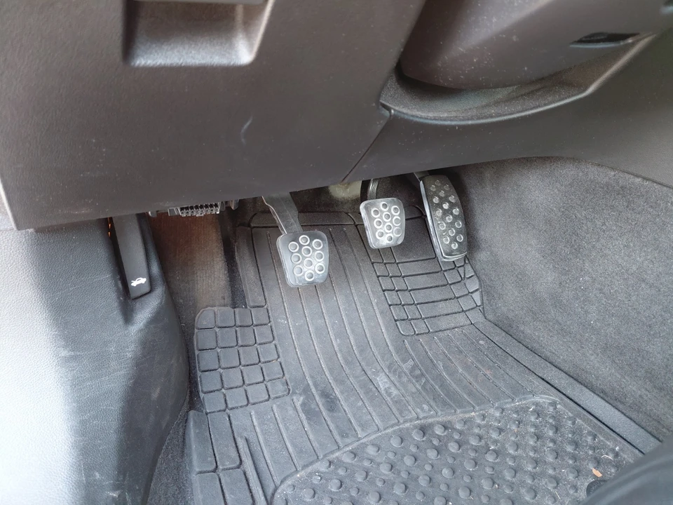 2012 Buick Regal - Image 26 of 31