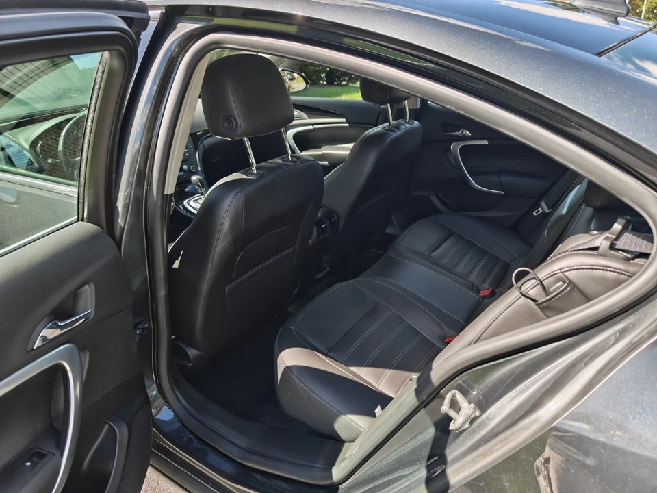 2012 Buick Regal - Image 11 of 18