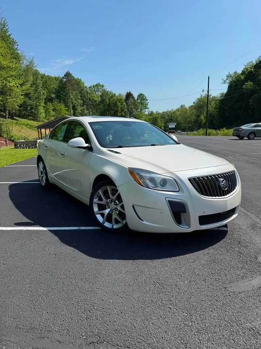 2012 Buick Regal - Image 2 of 10