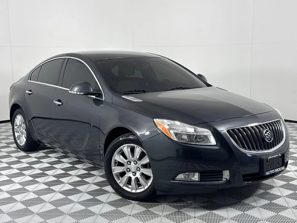 2012 Buick Regal - Image 2 of 12