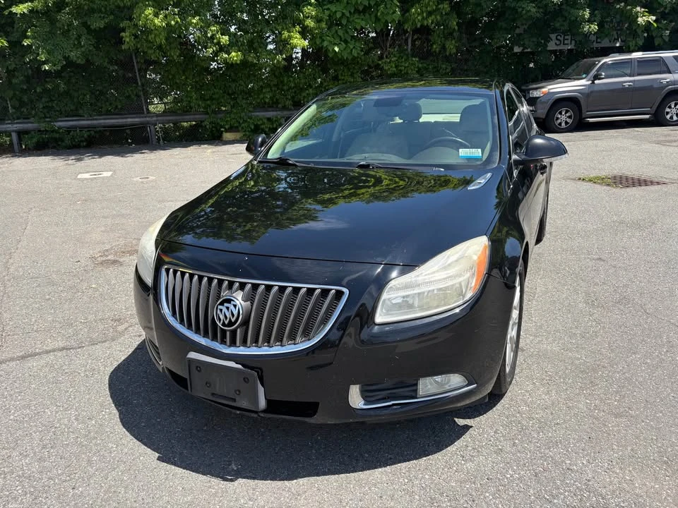 2012 Buick Regal - Image 2 of 9