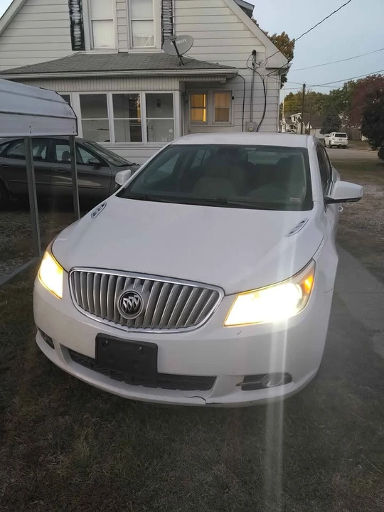 2012 Buick LaCrosse - Image 2 of 5