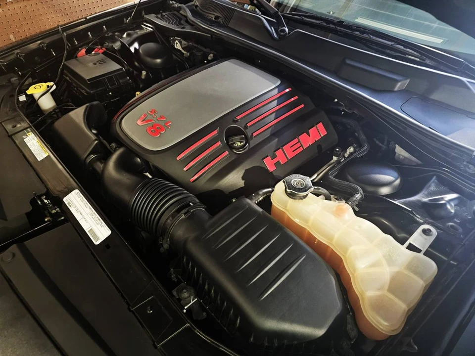 2012 Dodge Challenger 3rd Gen - Image 7 of 12