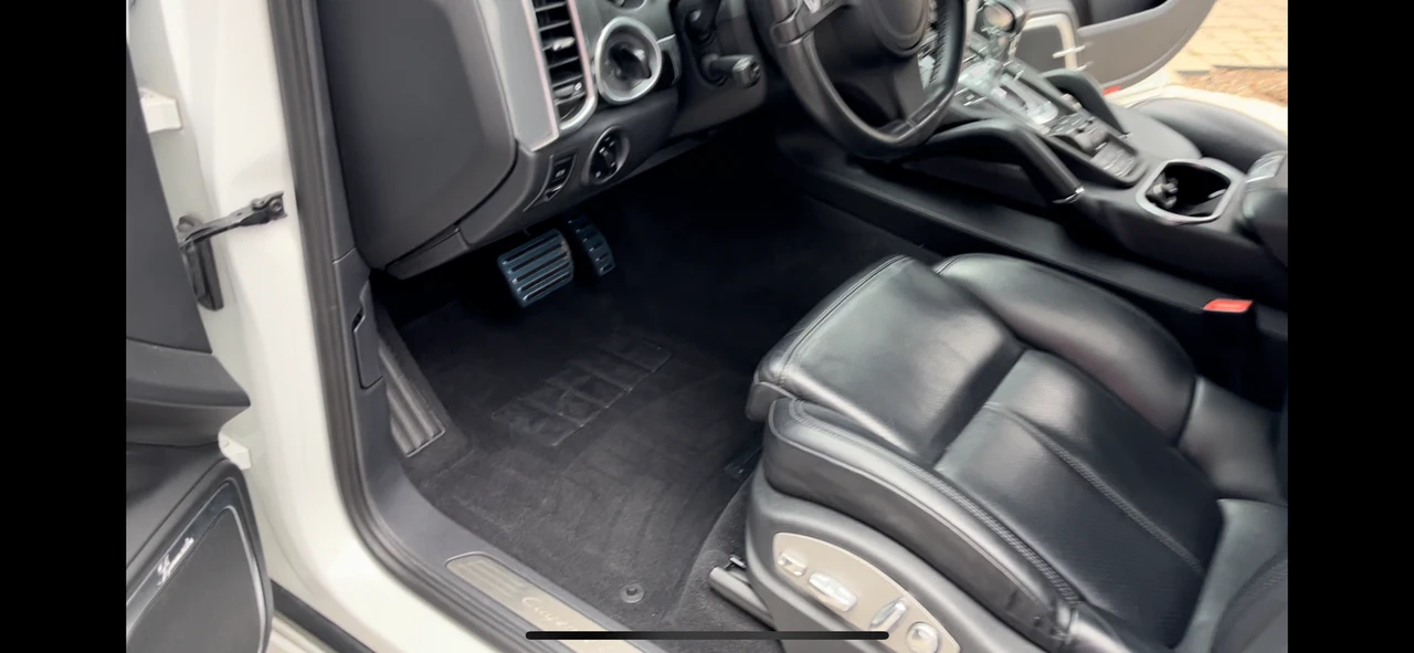 2012 Porsche 958 Cayenne Turbo - Image 10 of 11