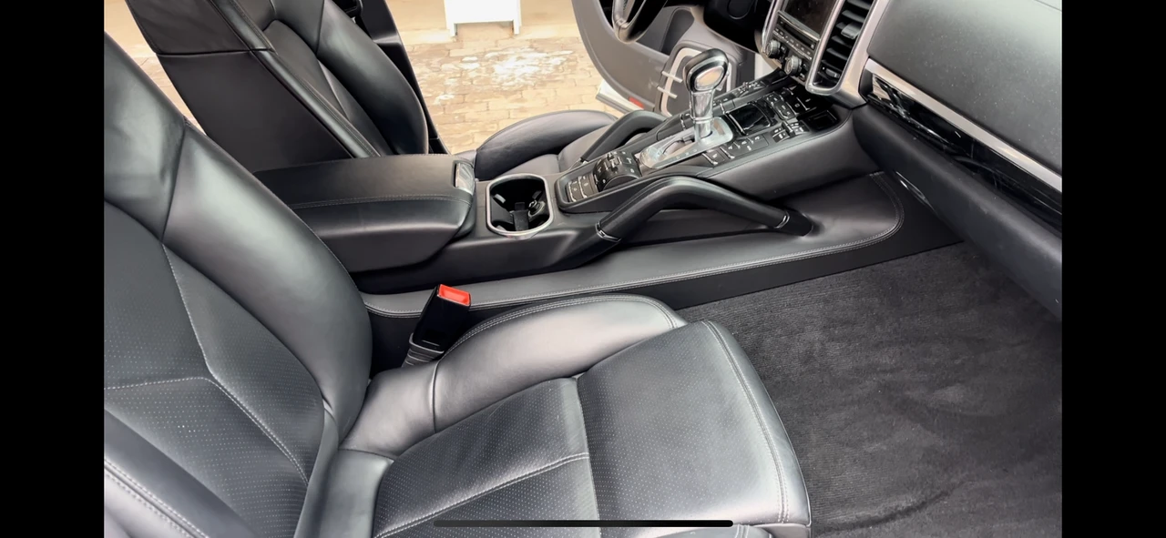 2012 Porsche 958 Cayenne Turbo - Image 9 of 11