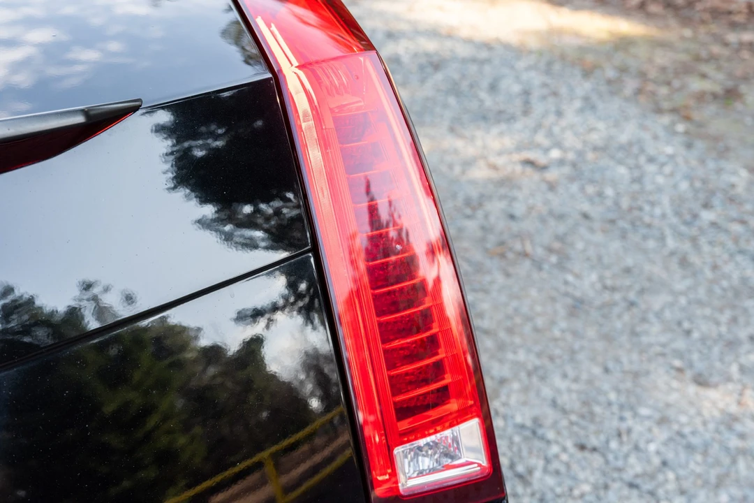 2012 Cadillac CTS-V 2nd Gen - Image 25 of 31