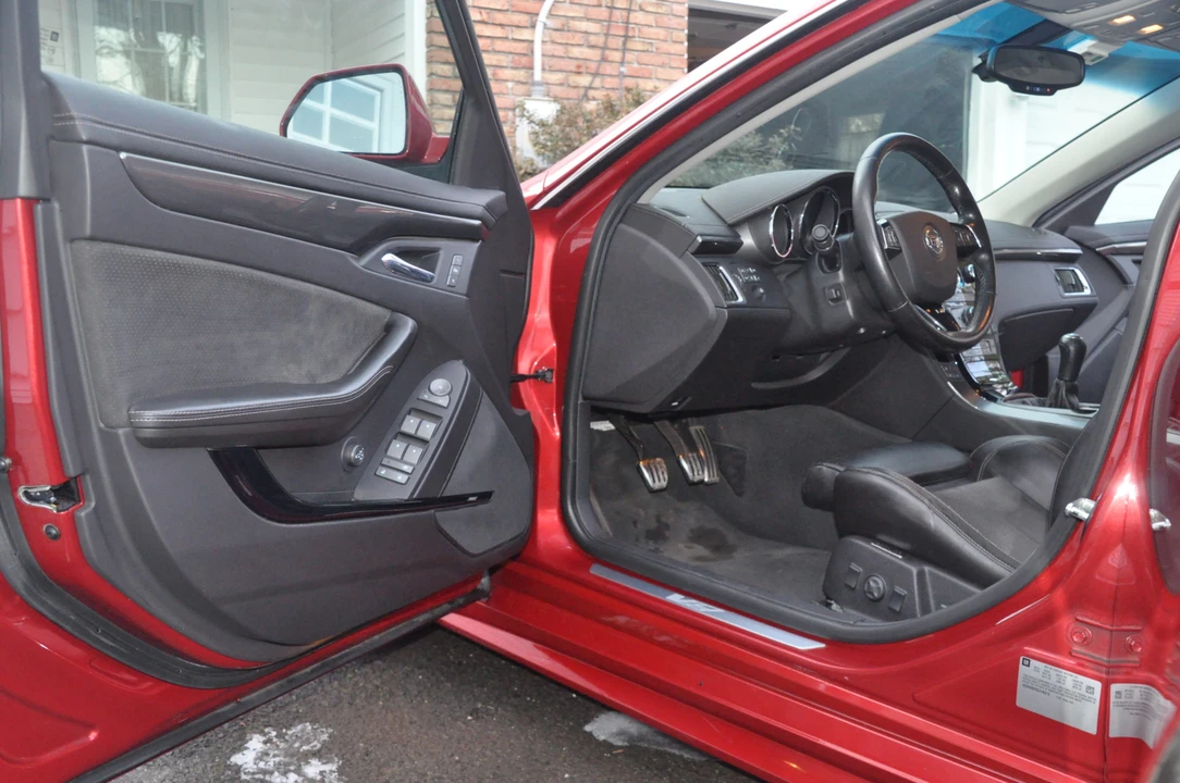 2012 Cadillac CTS-V 2nd Gen - Image 25 of 31