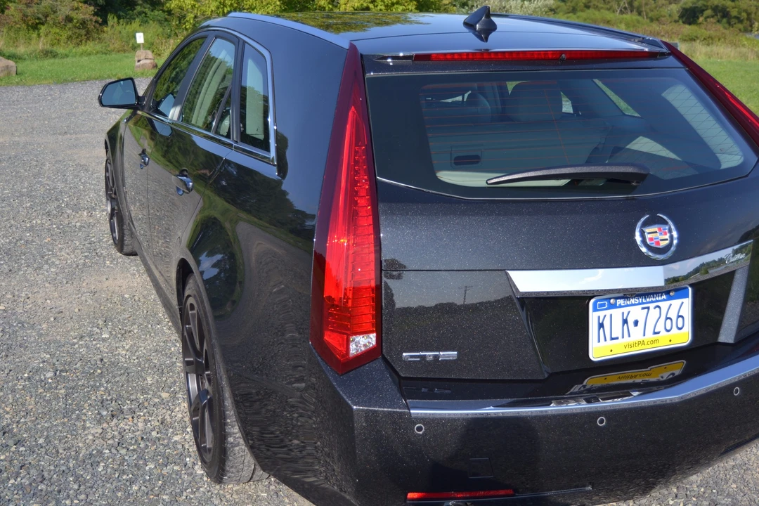 2012 Cadillac CTS-V 2nd Gen - Image 15 of 31