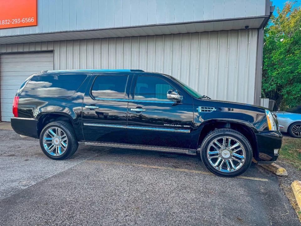 2012 Cadillac Escalade & EXT 3rd Gen - Image 9 of 21