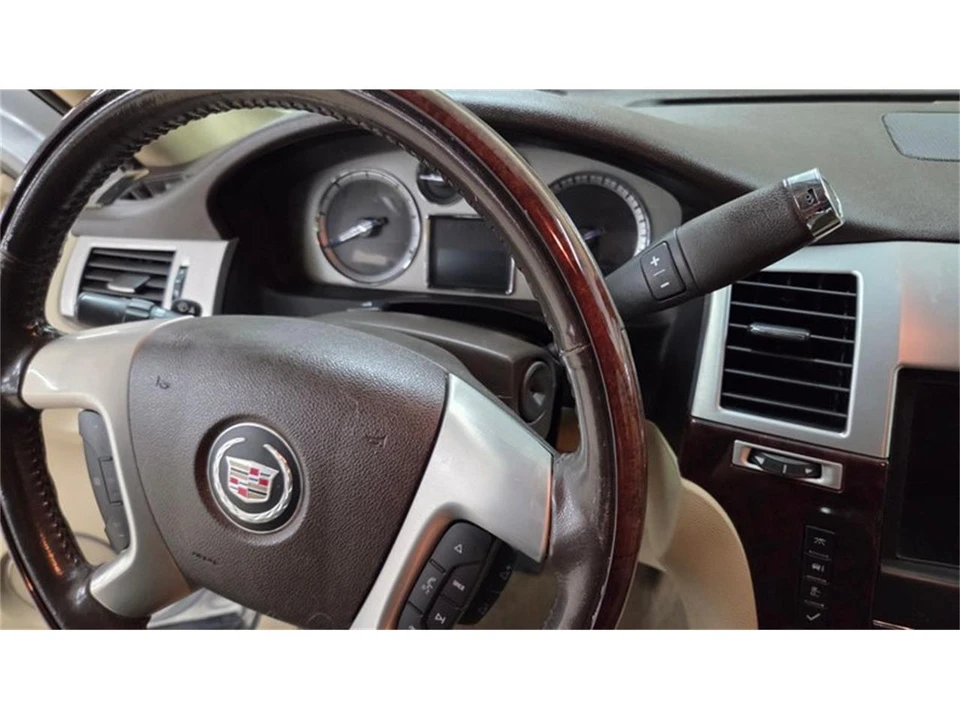 2012 Cadillac Escalade & EXT 3rd Gen - Image 29 of 31