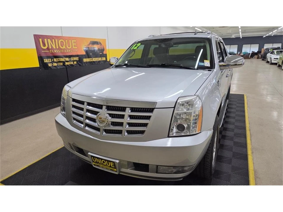 2012 Cadillac Escalade & EXT 3rd Gen - Image 10 of 31