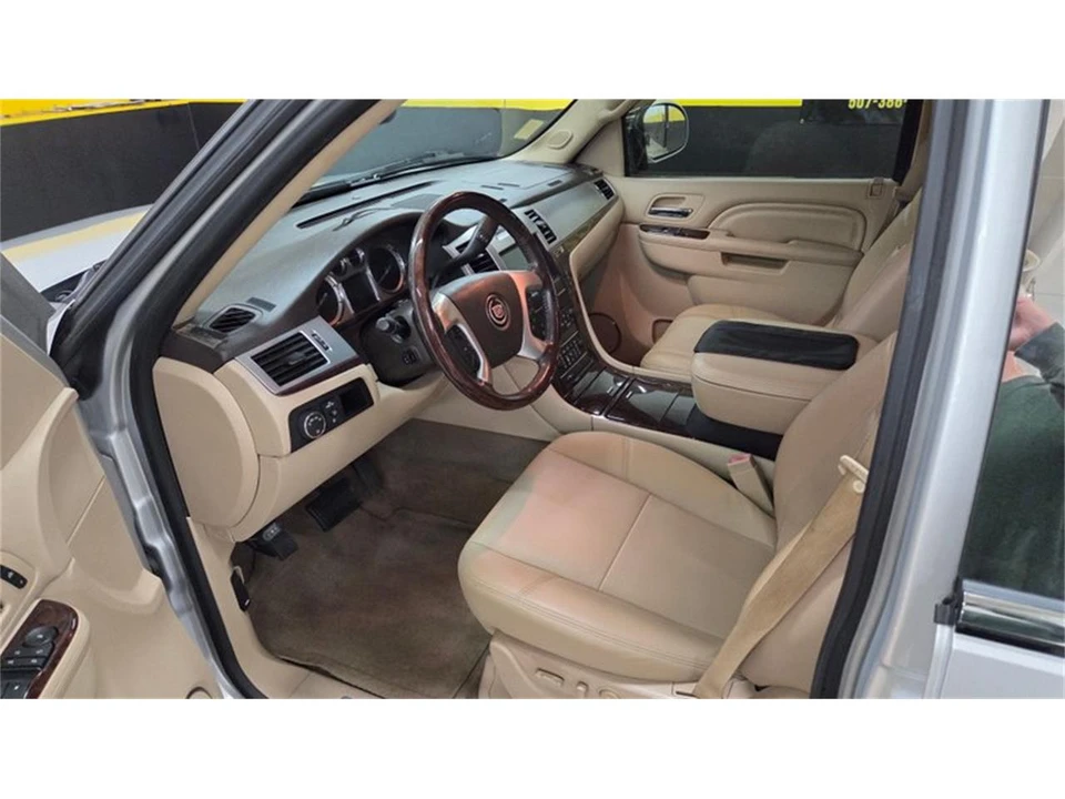2012 Cadillac Escalade & EXT 3rd Gen - Image 16 of 31