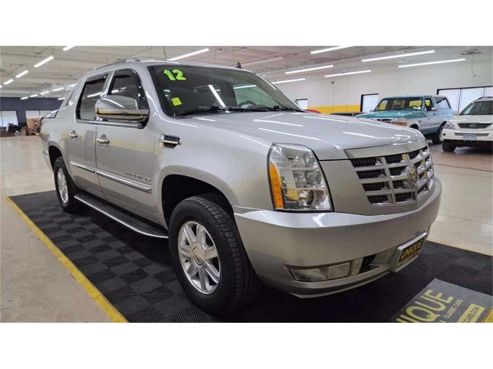 2012 Cadillac Escalade & EXT 3rd Gen - Image 3 of 31