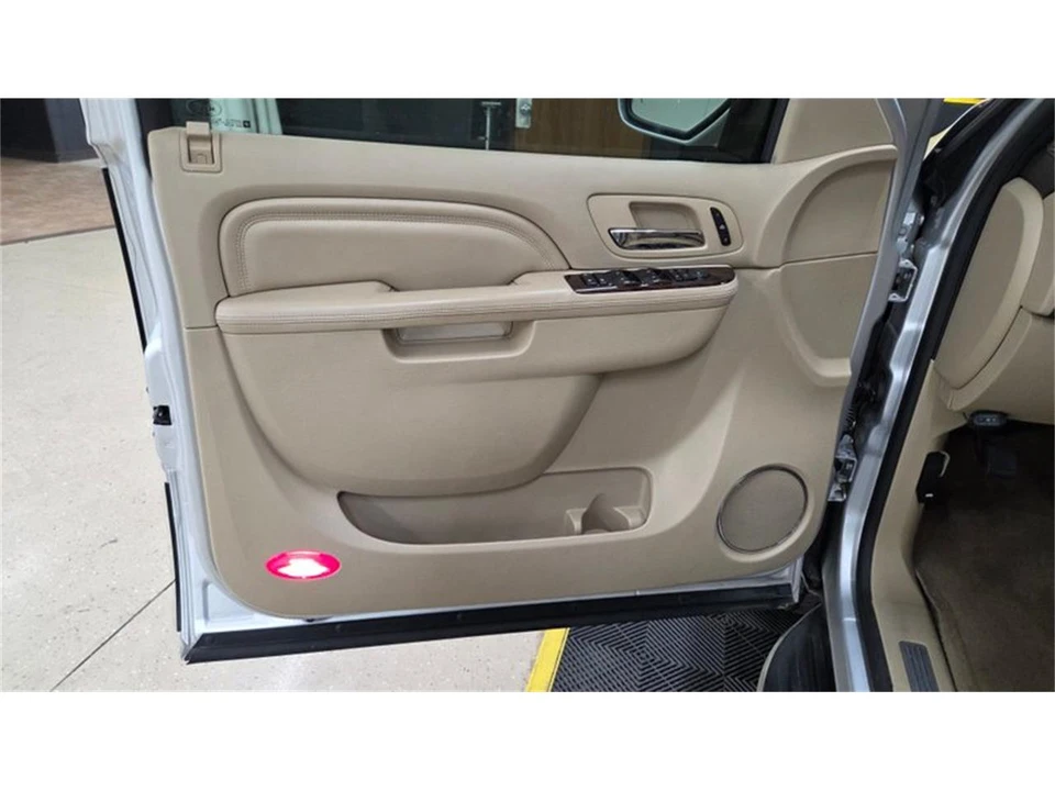 2012 Cadillac Escalade & EXT 3rd Gen - Image 17 of 31