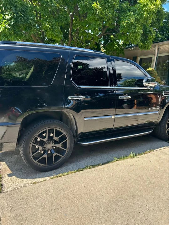 2012 Cadillac Escalade & EXT 3rd Gen - Image 2 of 7