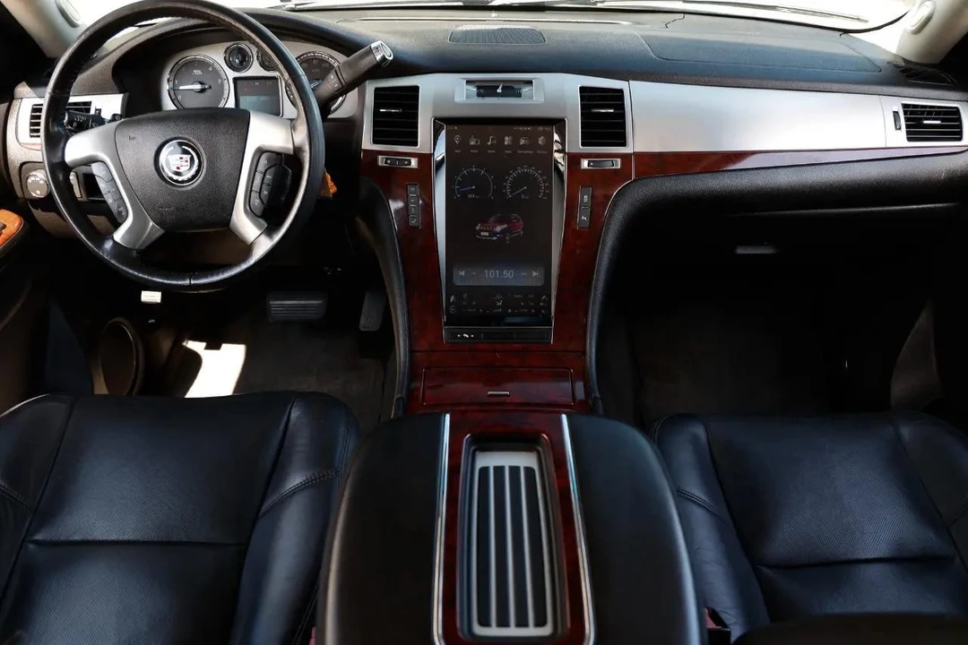 2012 Cadillac Escalade & EXT 3rd Gen - Image 2 of 21
