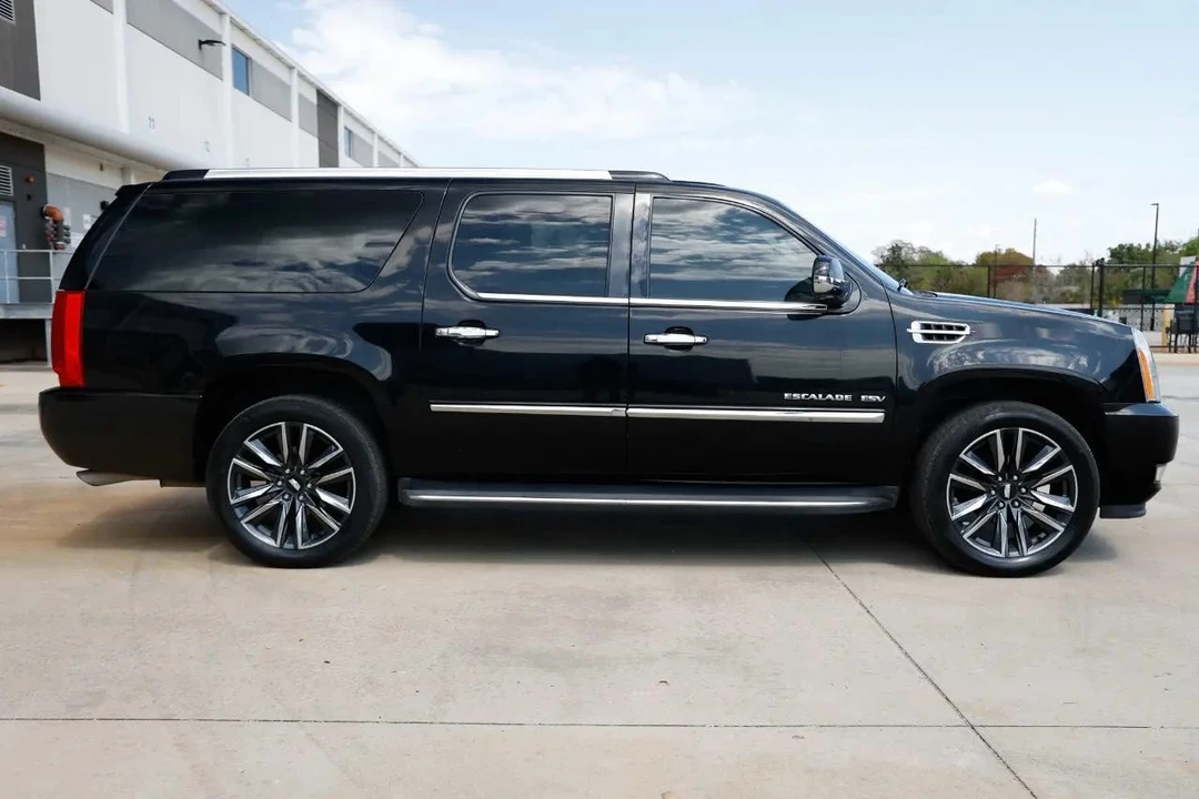 2012 Cadillac Escalade & EXT 3rd Gen - Image 15 of 21