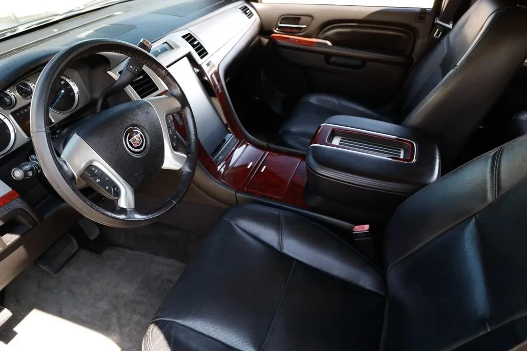 2012 Cadillac Escalade & EXT 3rd Gen - Image 4 of 21