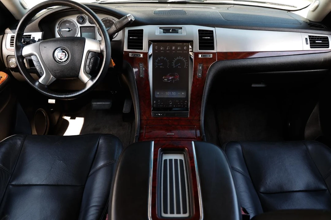 2012 Cadillac Escalade & EXT 3rd Gen - Image 2 of 21