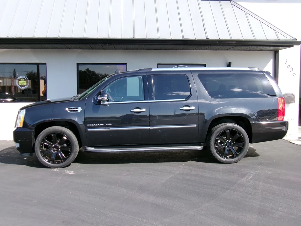 2012 Cadillac Escalade & EXT 3rd Gen - Image 8 of 20
