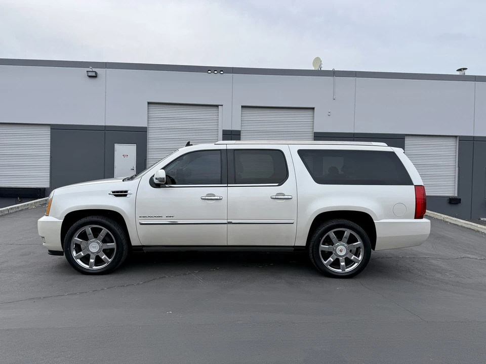 2012 Cadillac Escalade & EXT 3rd Gen - Image 3 of 31