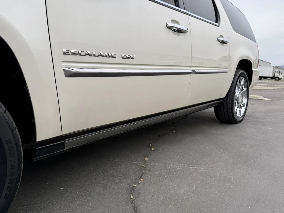 2012 Cadillac Escalade & EXT 3rd Gen - Image 26 of 31