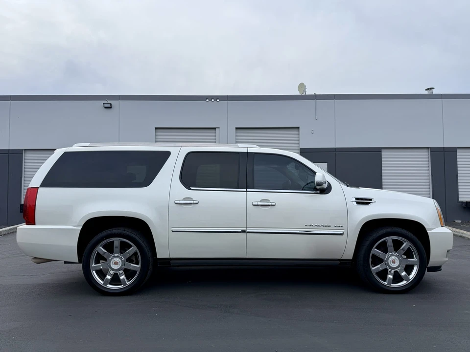 2012 Cadillac Escalade & EXT 3rd Gen - Image 17 of 31