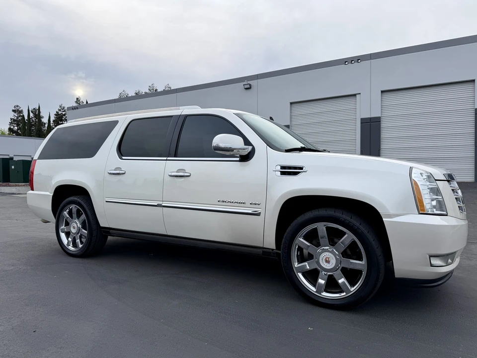 2012 Cadillac Escalade & EXT 3rd Gen - Image 18 of 31