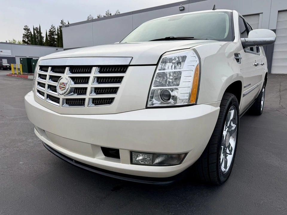 2012 Cadillac Escalade & EXT 3rd Gen - Image 24 of 31