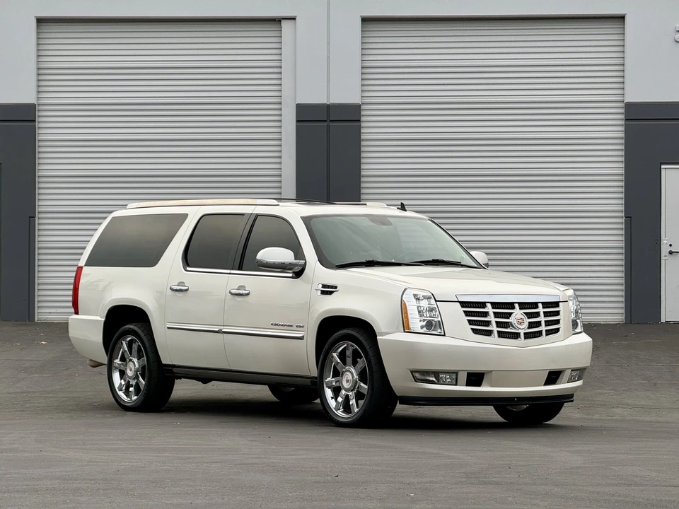 2012 Cadillac Escalade & EXT 3rd Gen - Image 19 of 31
