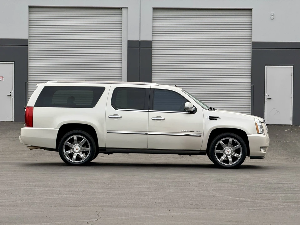 2012 Cadillac Escalade & EXT 3rd Gen - Image 16 of 31