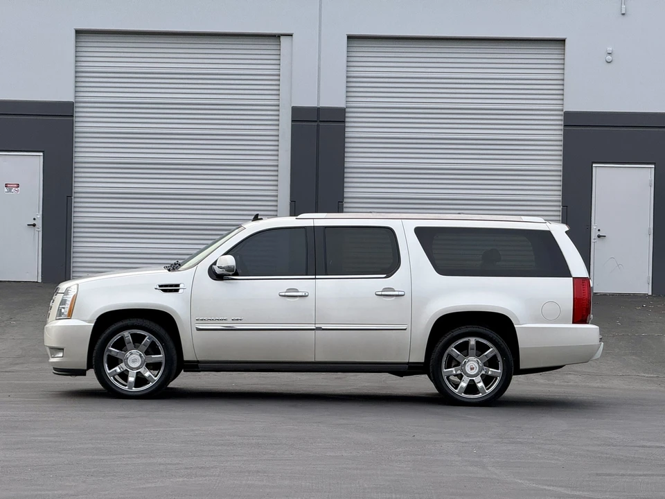 2012 Cadillac Escalade & EXT 3rd Gen - Image 4 of 31